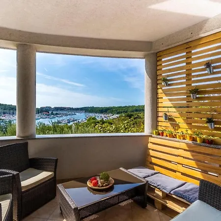 Apartment Gorgeous In With House Sea View *